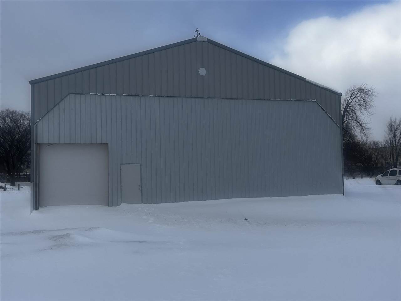 406 Maple - Photo 1