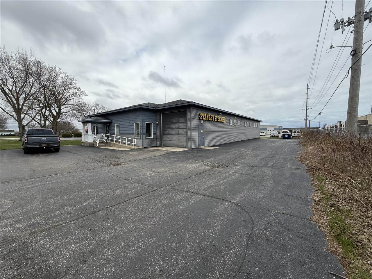 3408 Hollywood - Photo 1