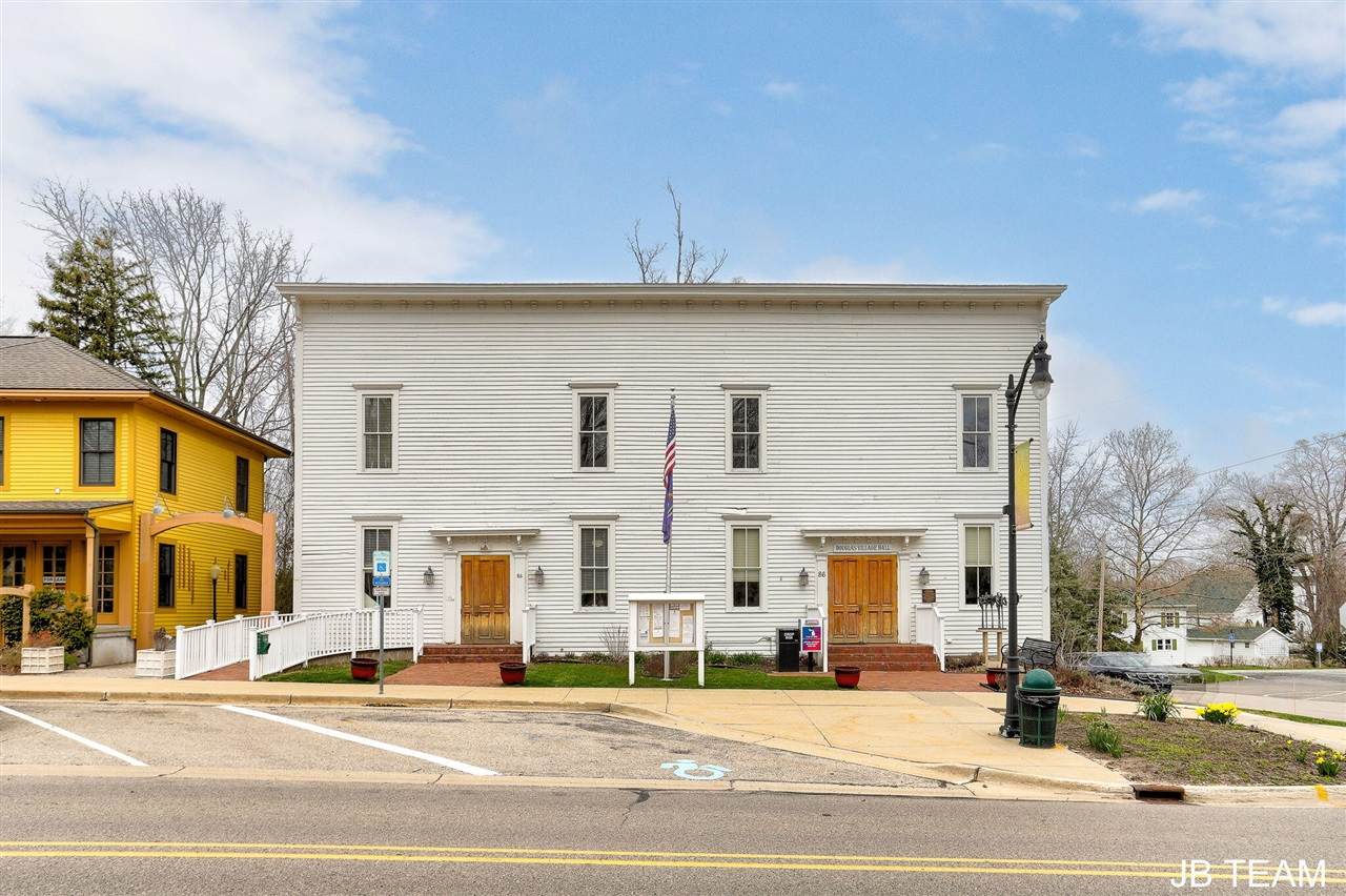 86 Center - Photo 1