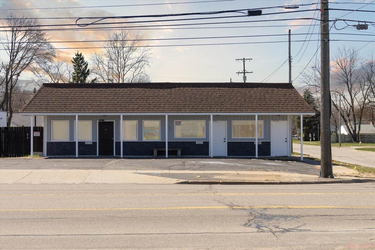 4445-4449 Division - Photo 1