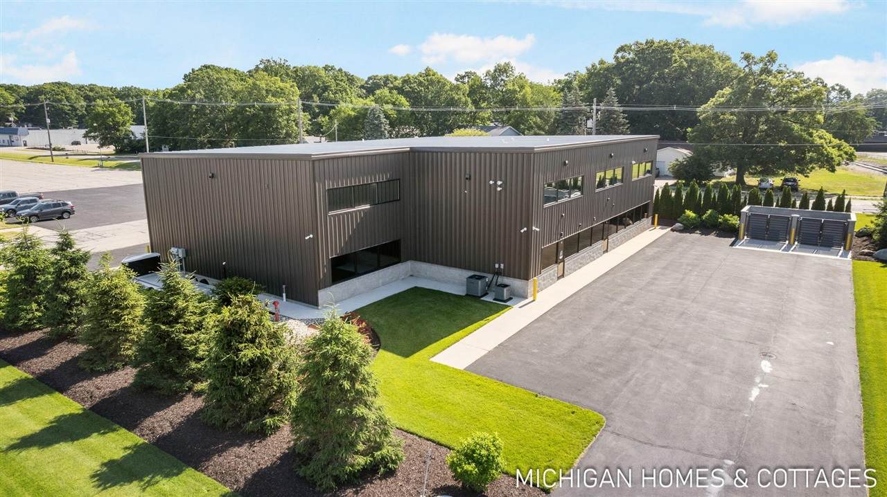 425 Douglas - Photo 1