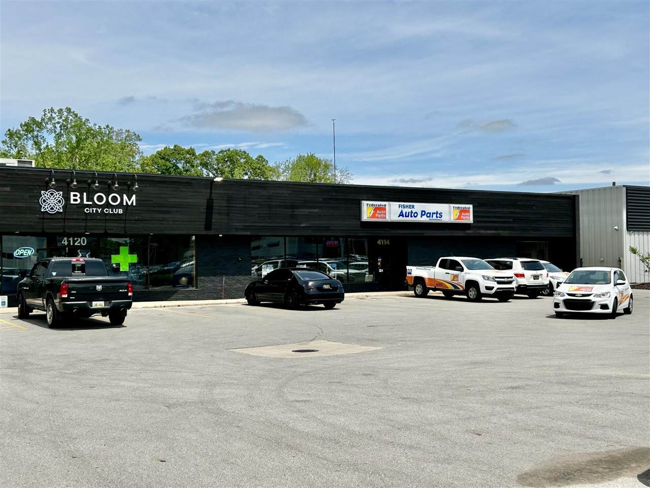 4114 Stadium - Photo 1