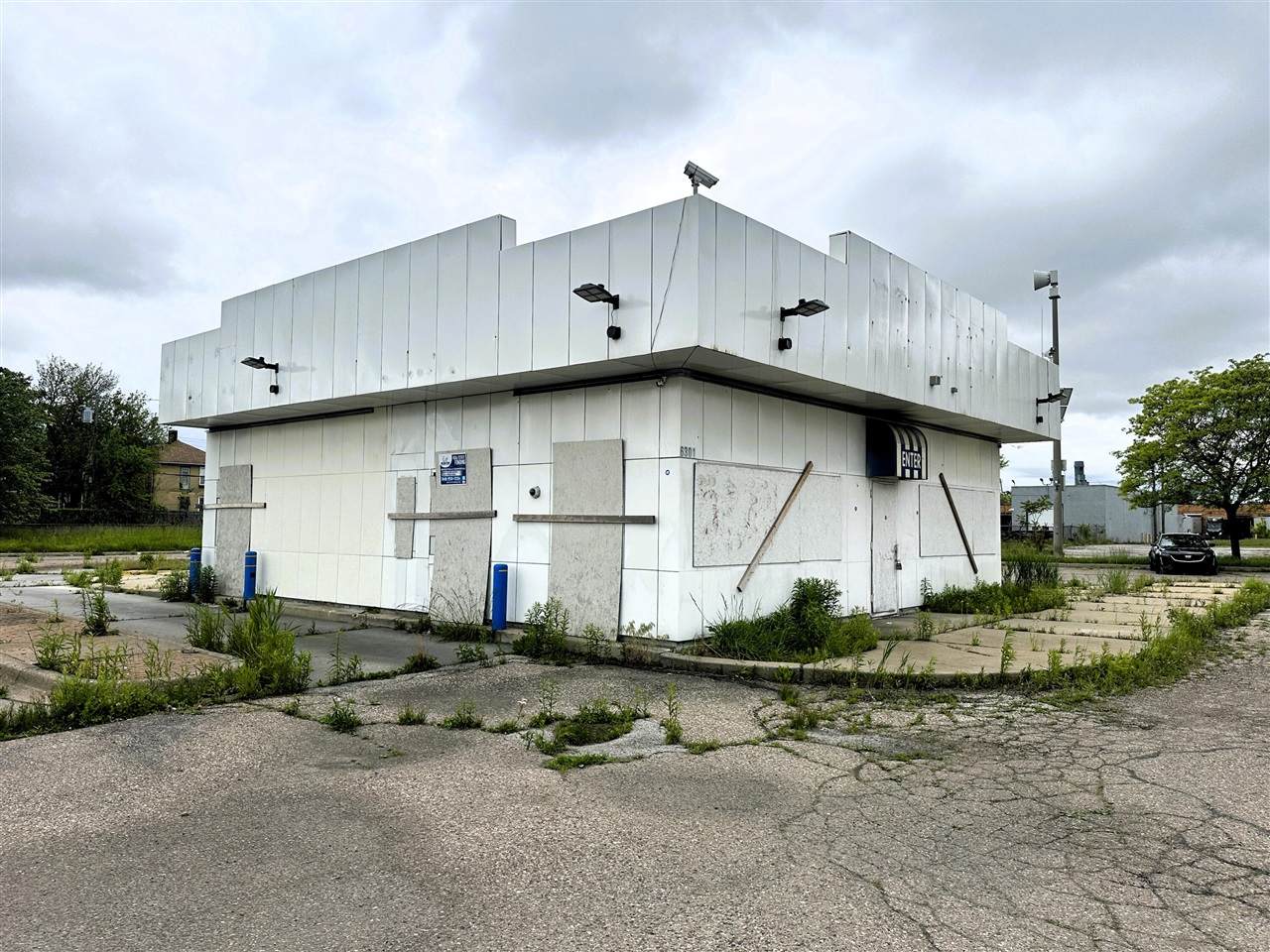6301 Warren - Photo 1