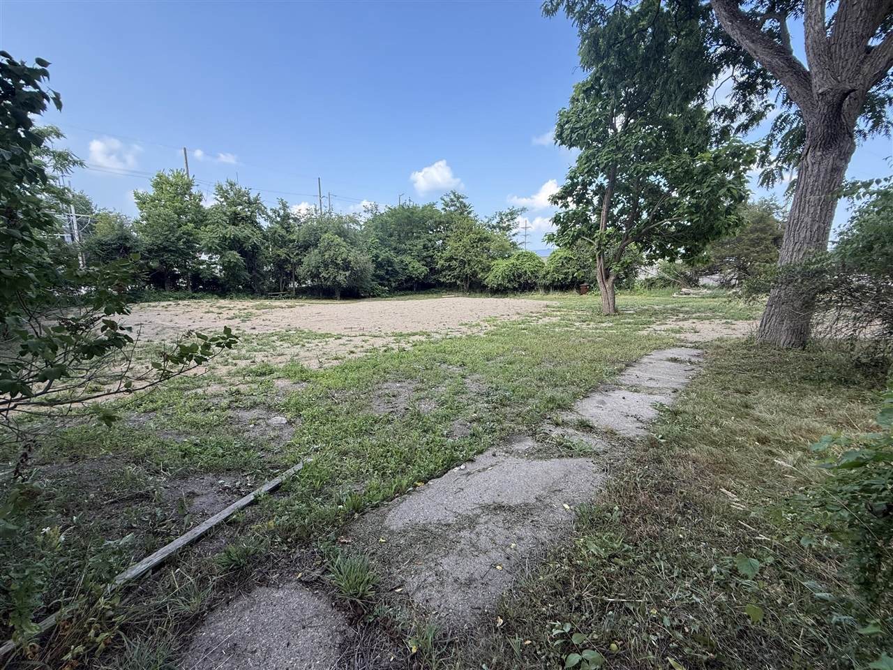 310 School - Photo 1