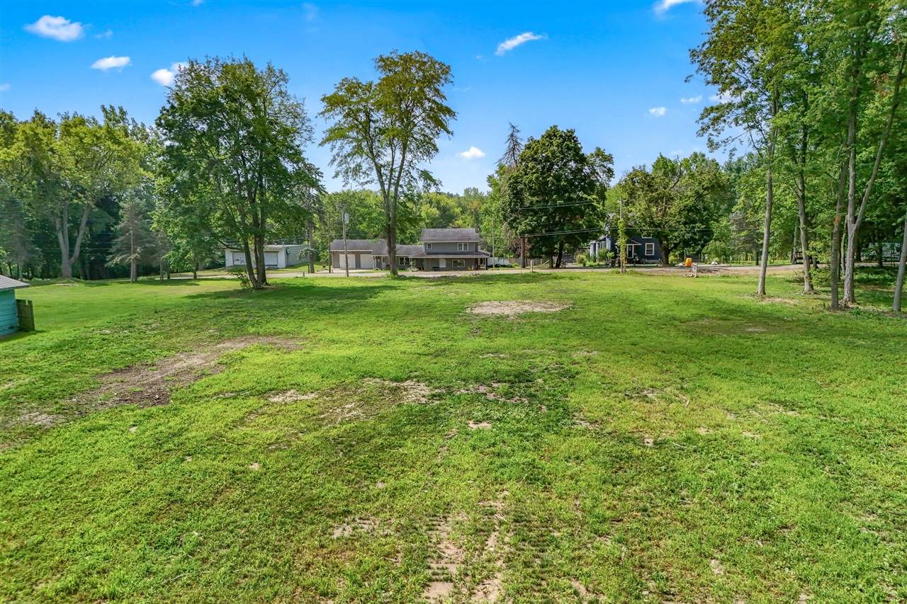 97 Hallett - Photo 1