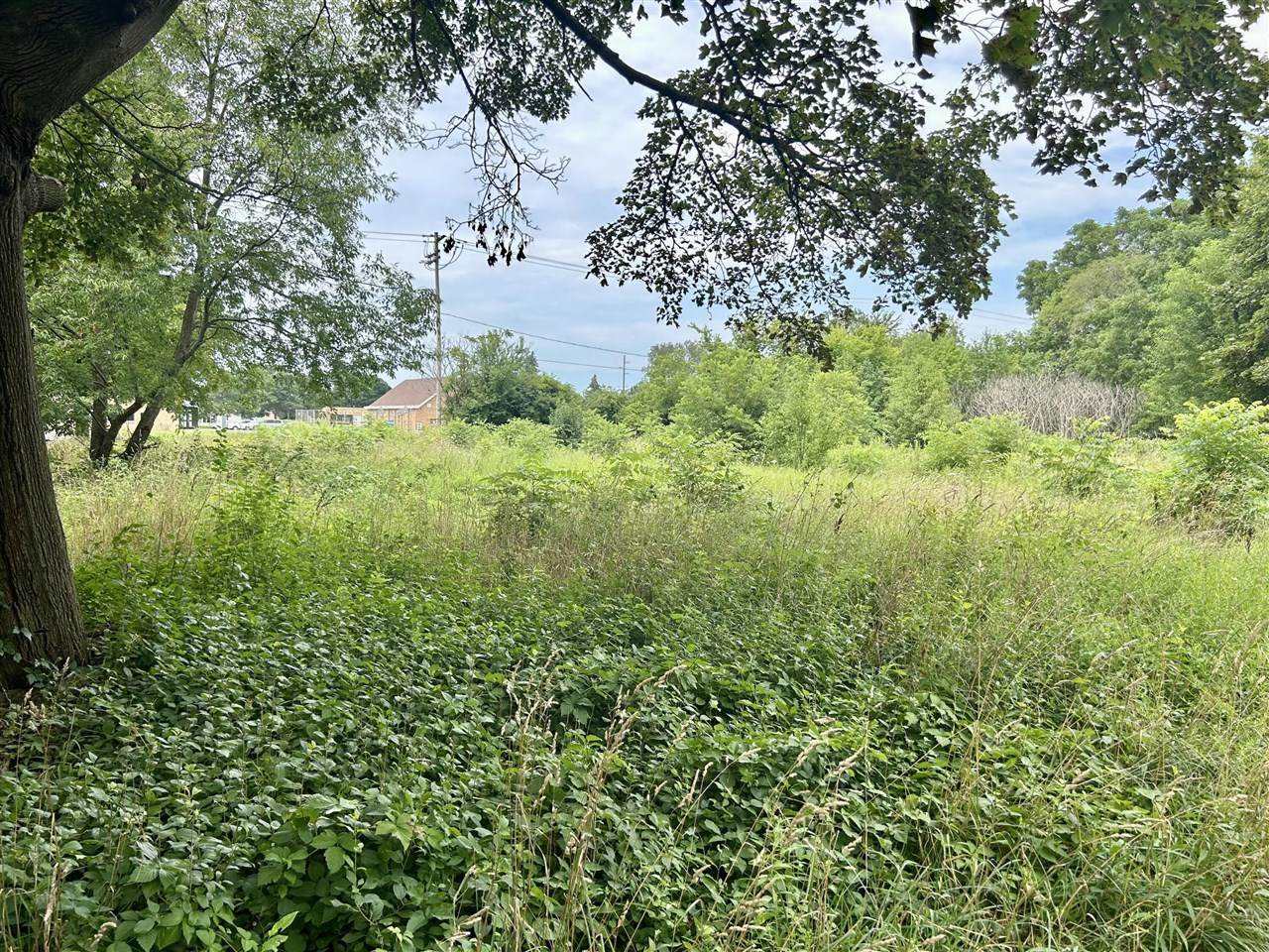 890 Fairfield - Photo 1
