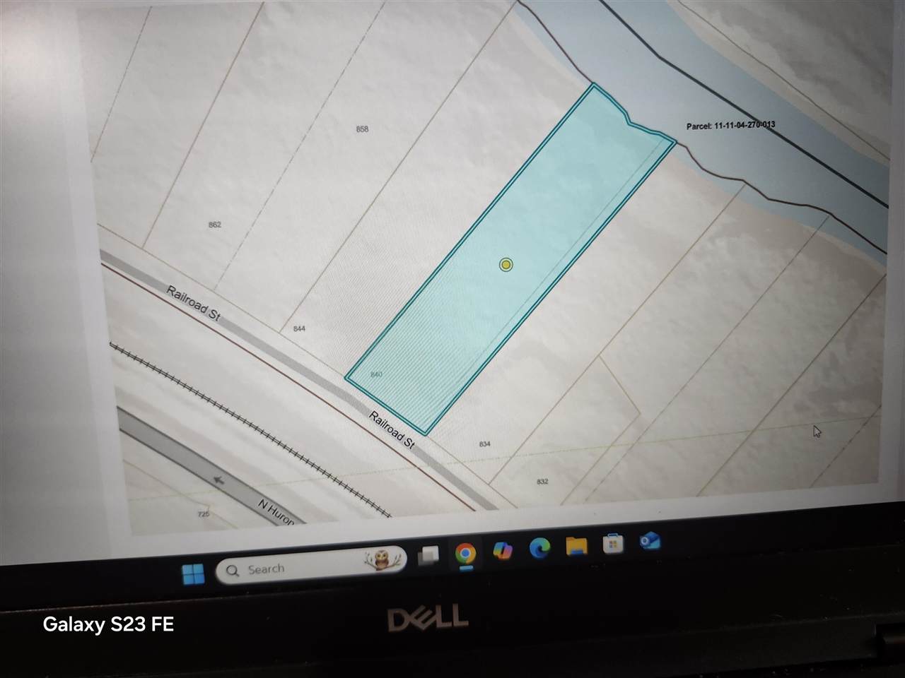 840 Railroad - Photo 1