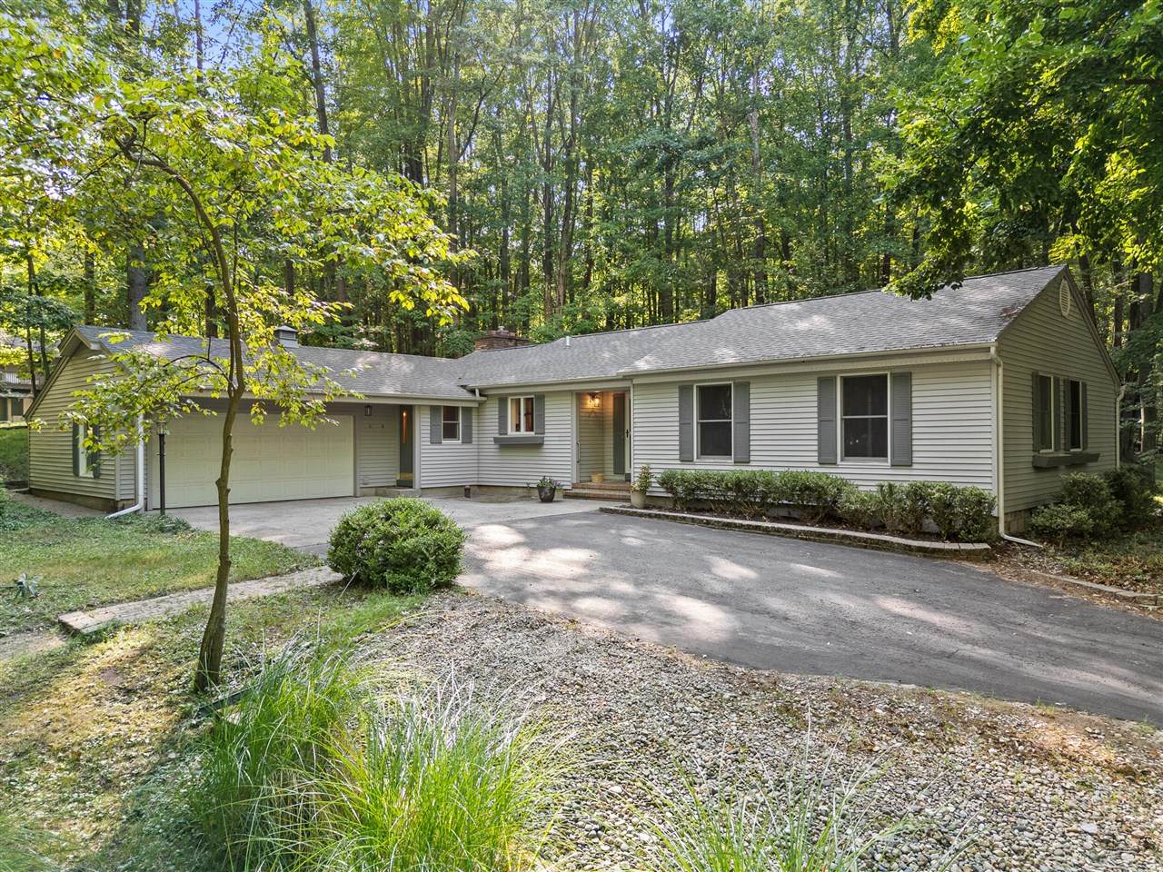 9348 Center - Photo 1