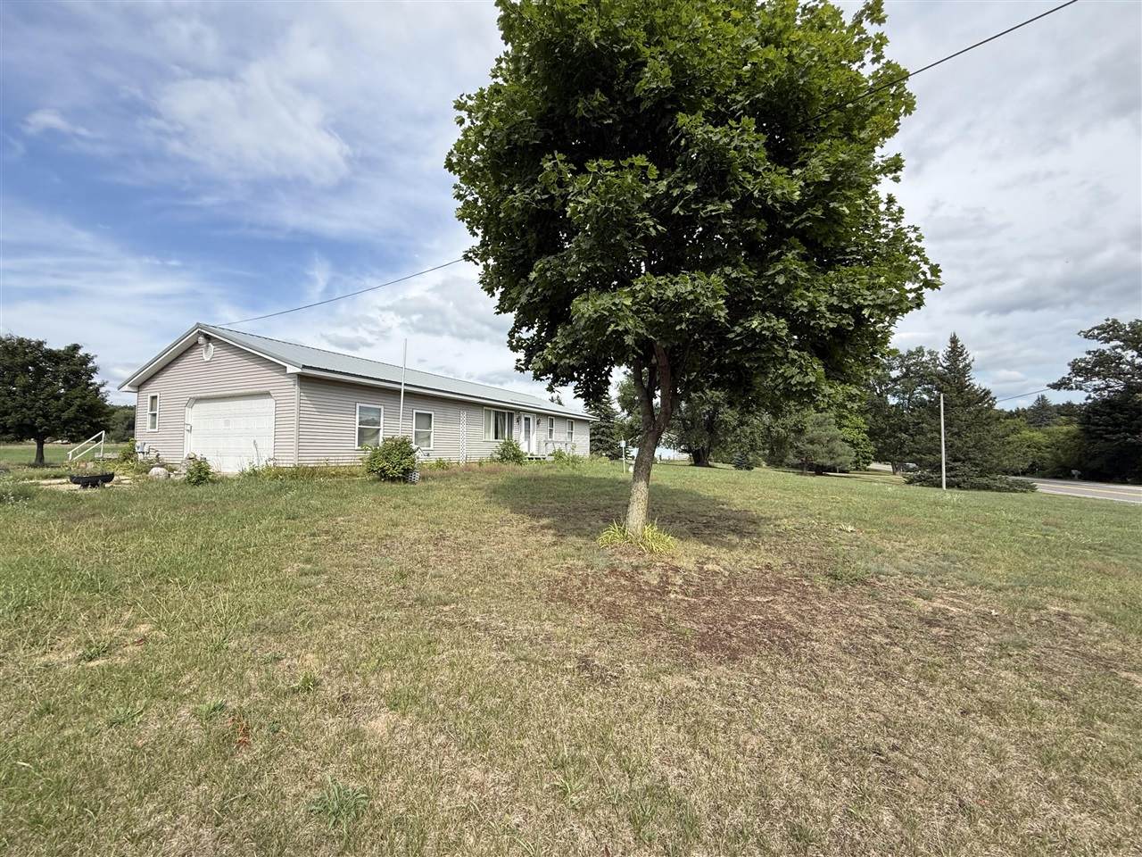 17474 15 Mile - Photo 1