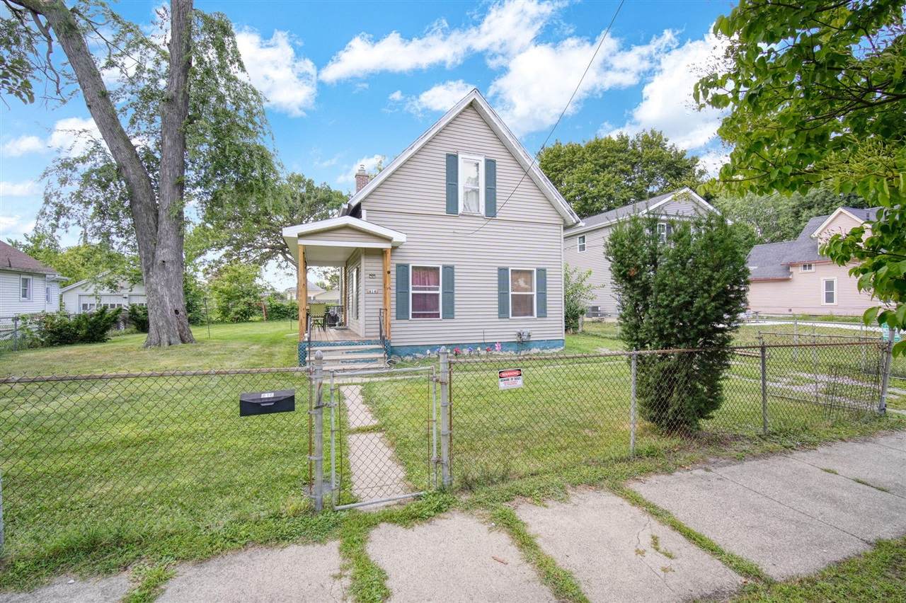 816 Maltby - Photo 1