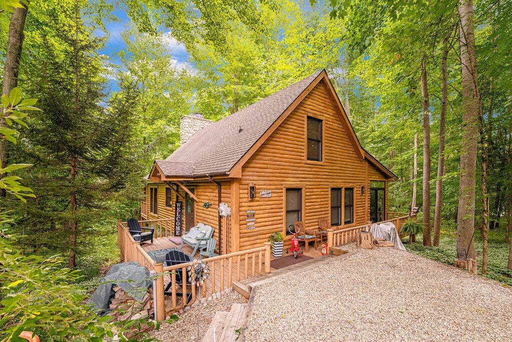 302 Hampshire Colony - Photo 1