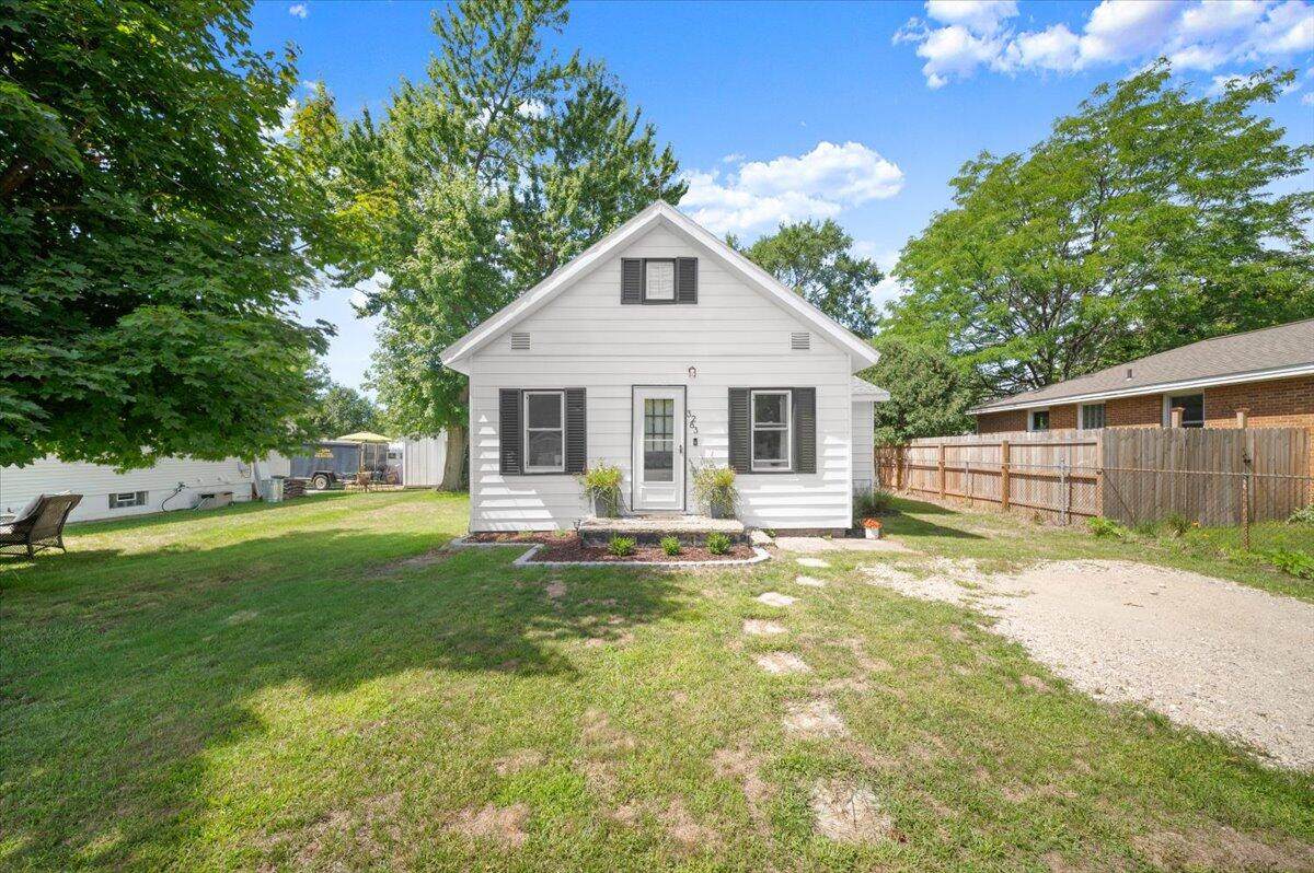 3283 Mccracken - Photo 1