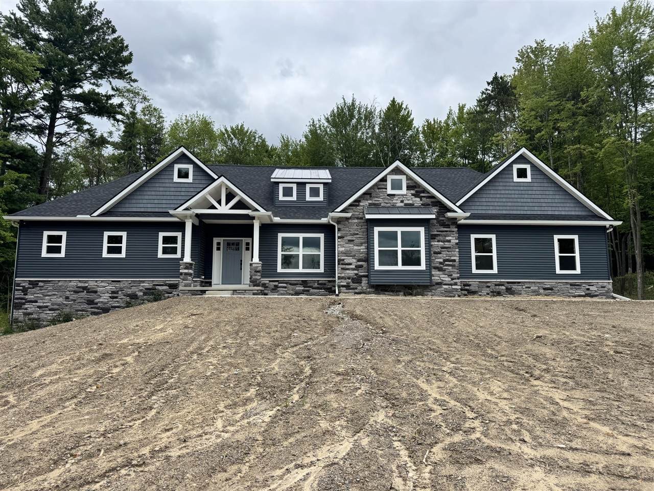 9931 White Tail - Photo 1