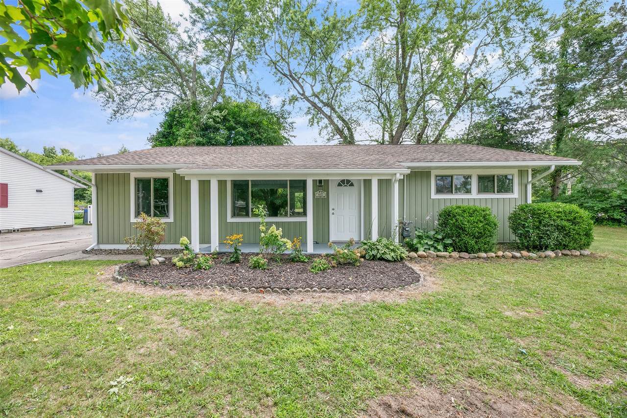 802 Carrol - Photo 1