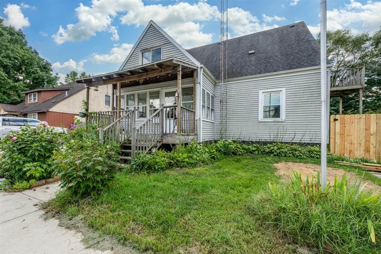 418 Linden - Photo 1