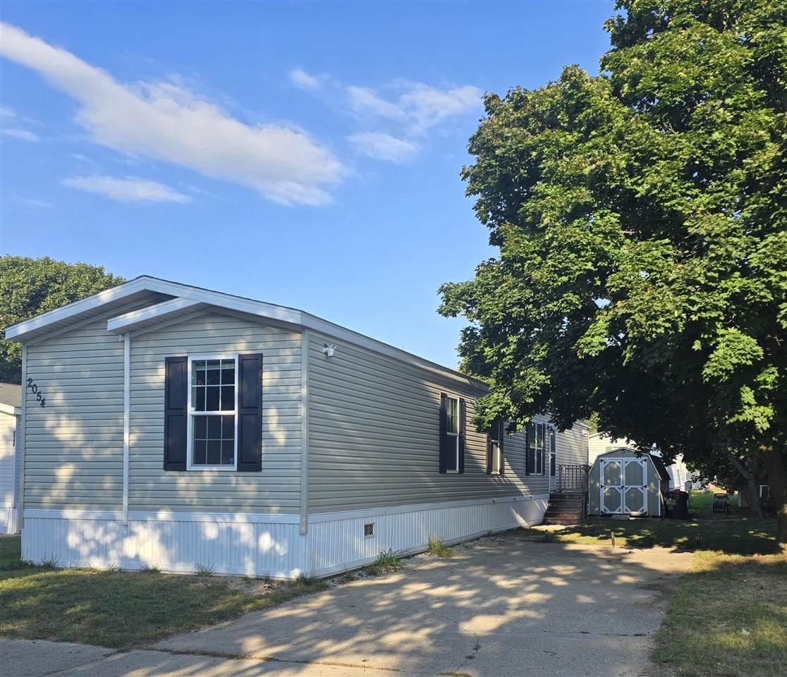 2054 Ironwood West - Photo 1