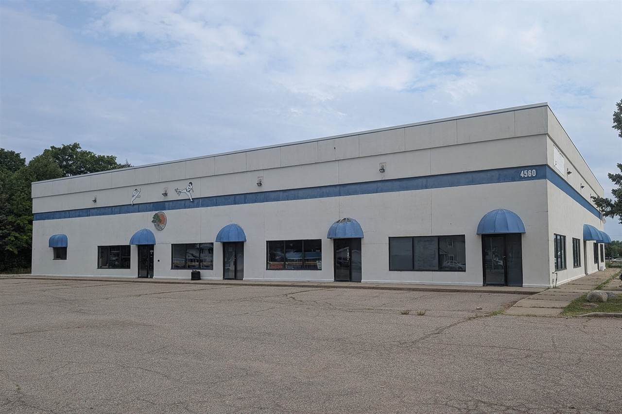 4560 Bowen - Photo 1