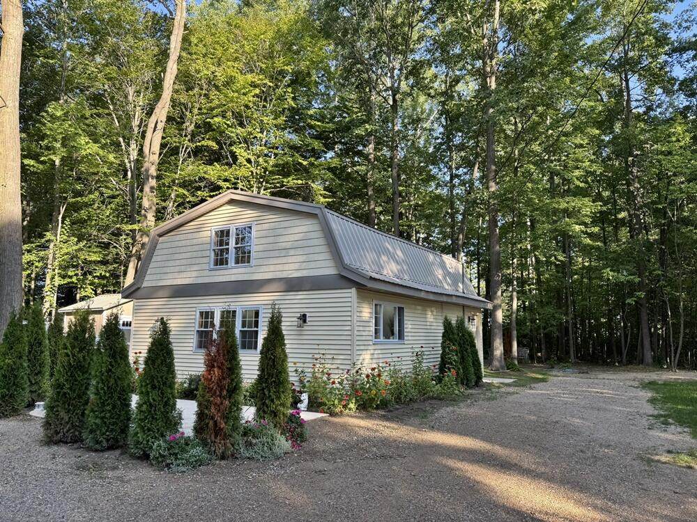 9140 Beech - Photo 1