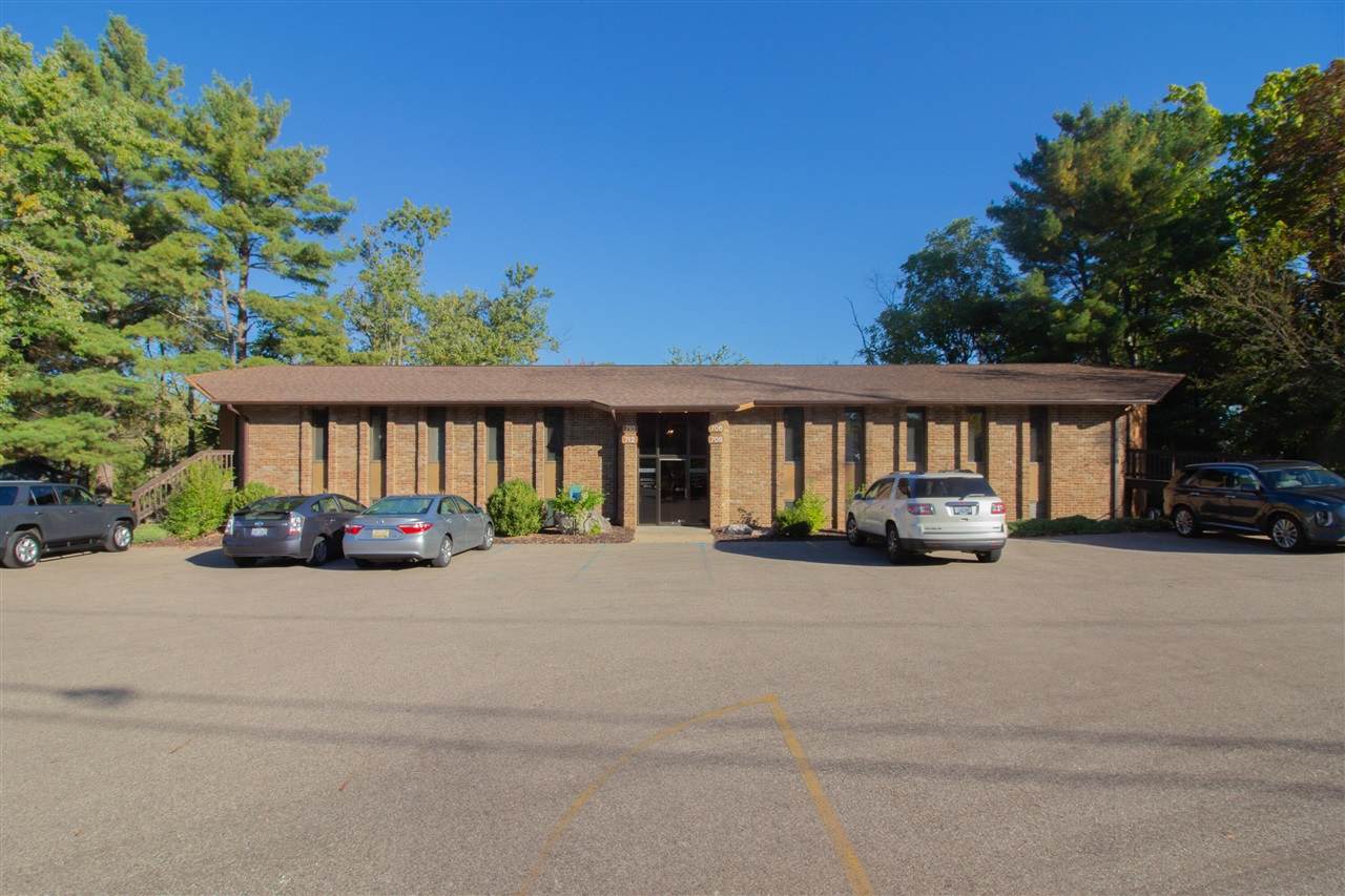 712 Centre - Photo 1