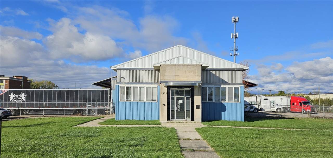 2655 Buchanan - Photo 1