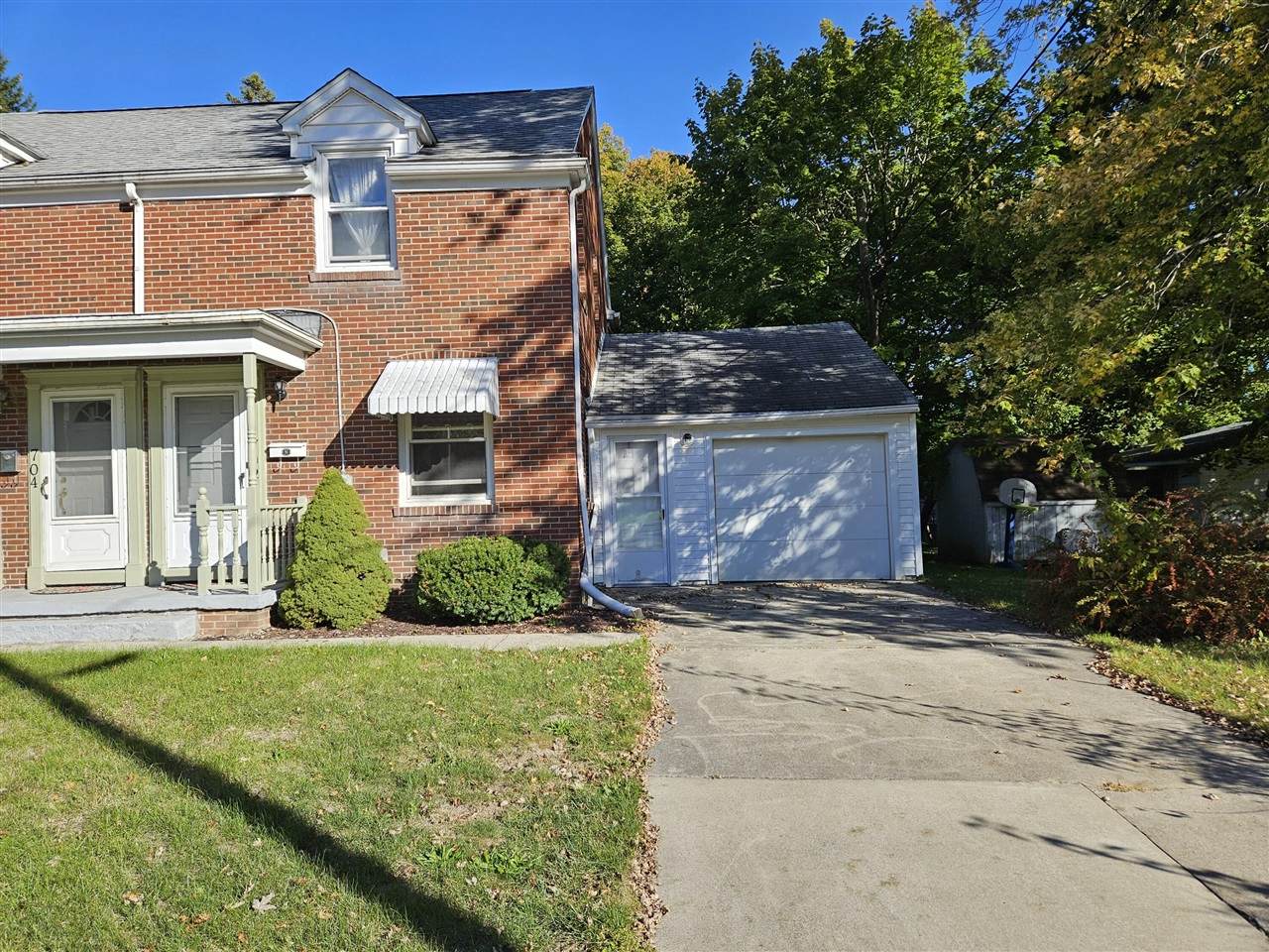 702 Leland - Photo 1