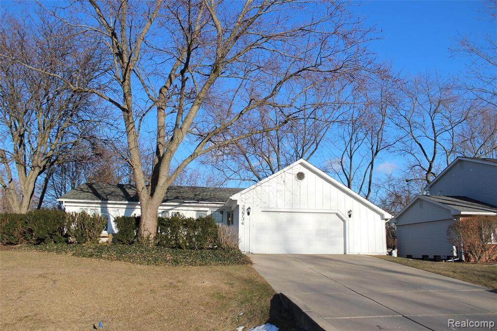 22734 Chestnut Tree - Photo 1