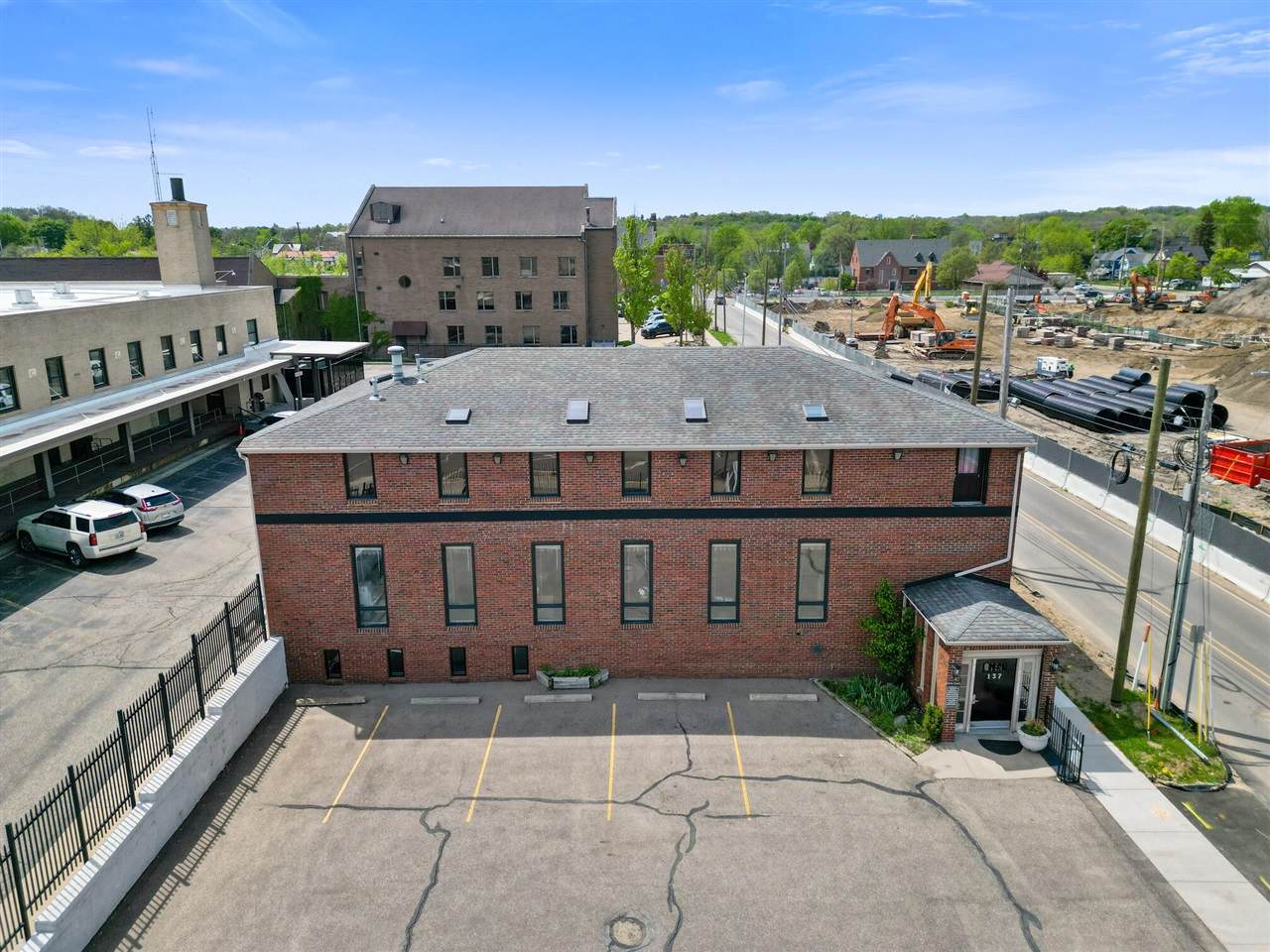 137 Park - Photo 1