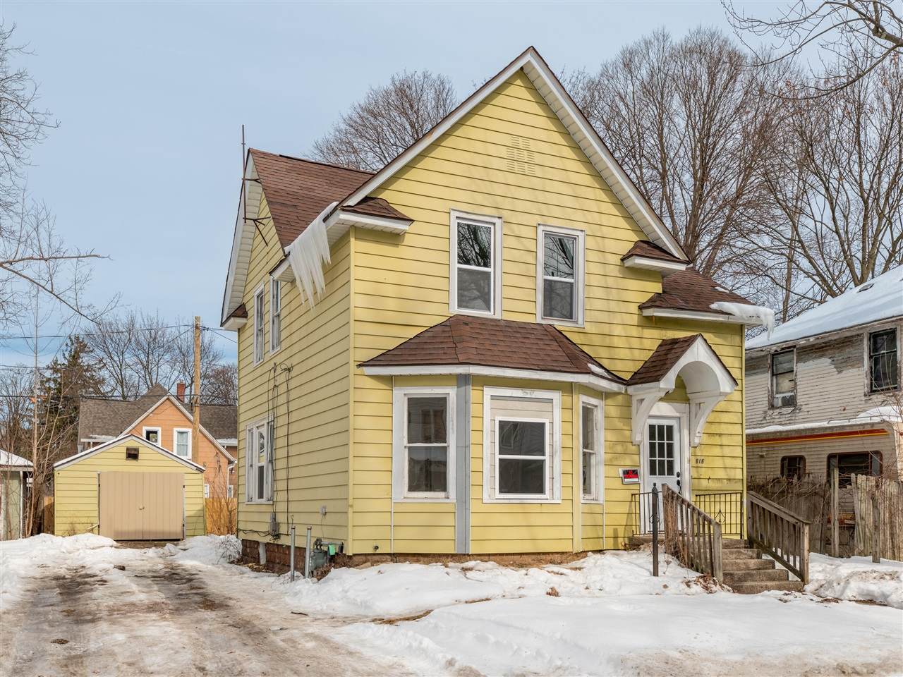 915 Hays Park - Photo 1