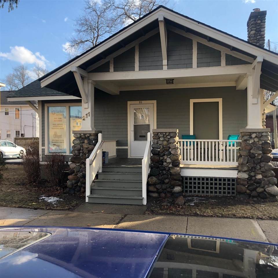 211 Ferris - Photo 1