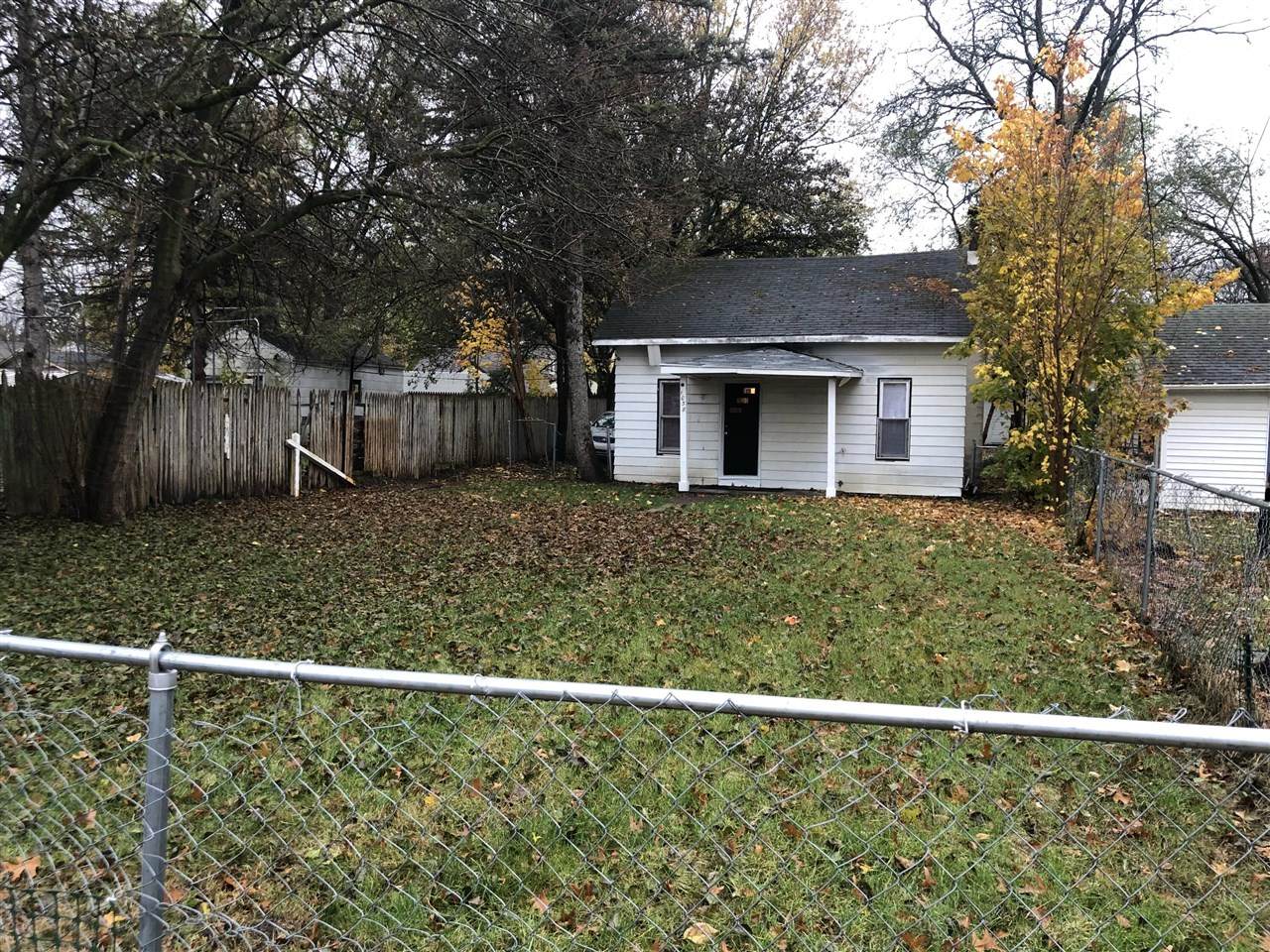 1038 Merrifield - Photo 1