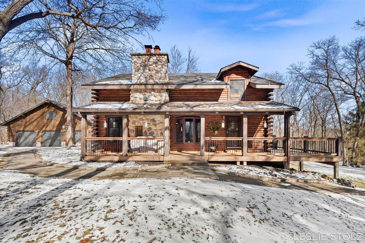 8835 Vergennes - Photo 1