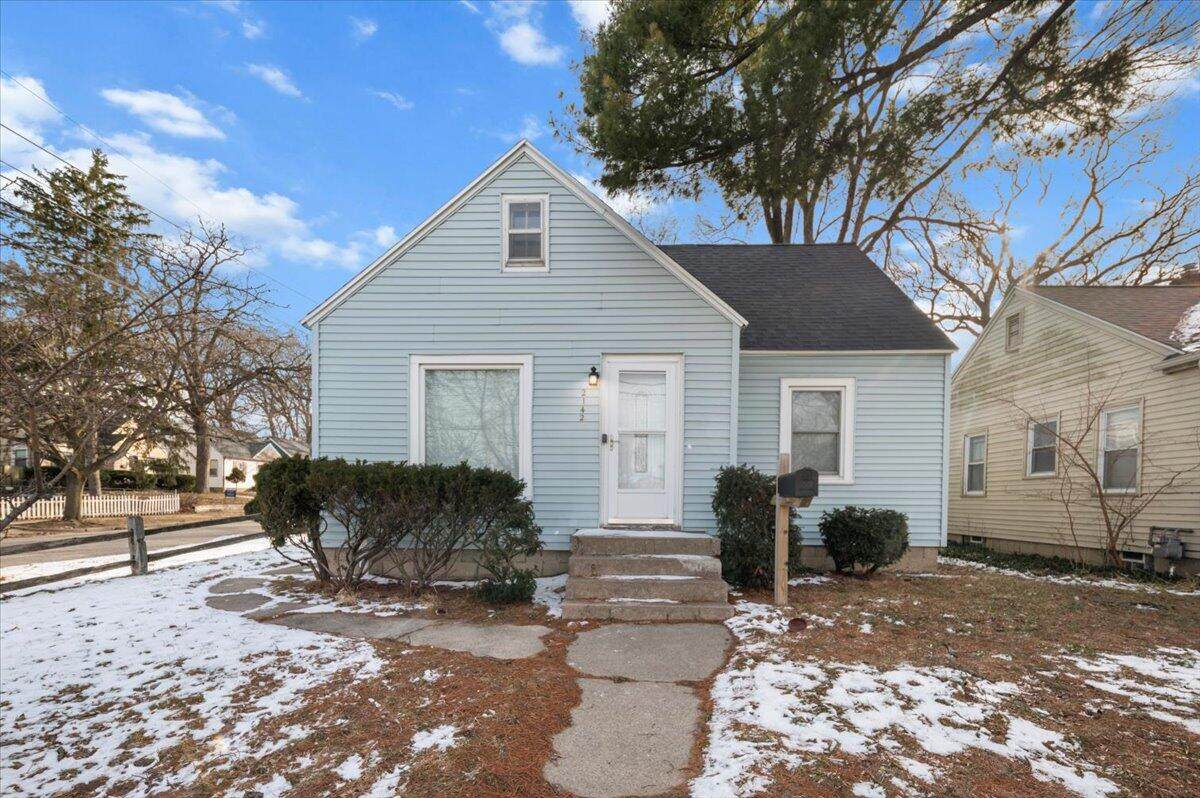 2142 Kalamazoo - Photo 1