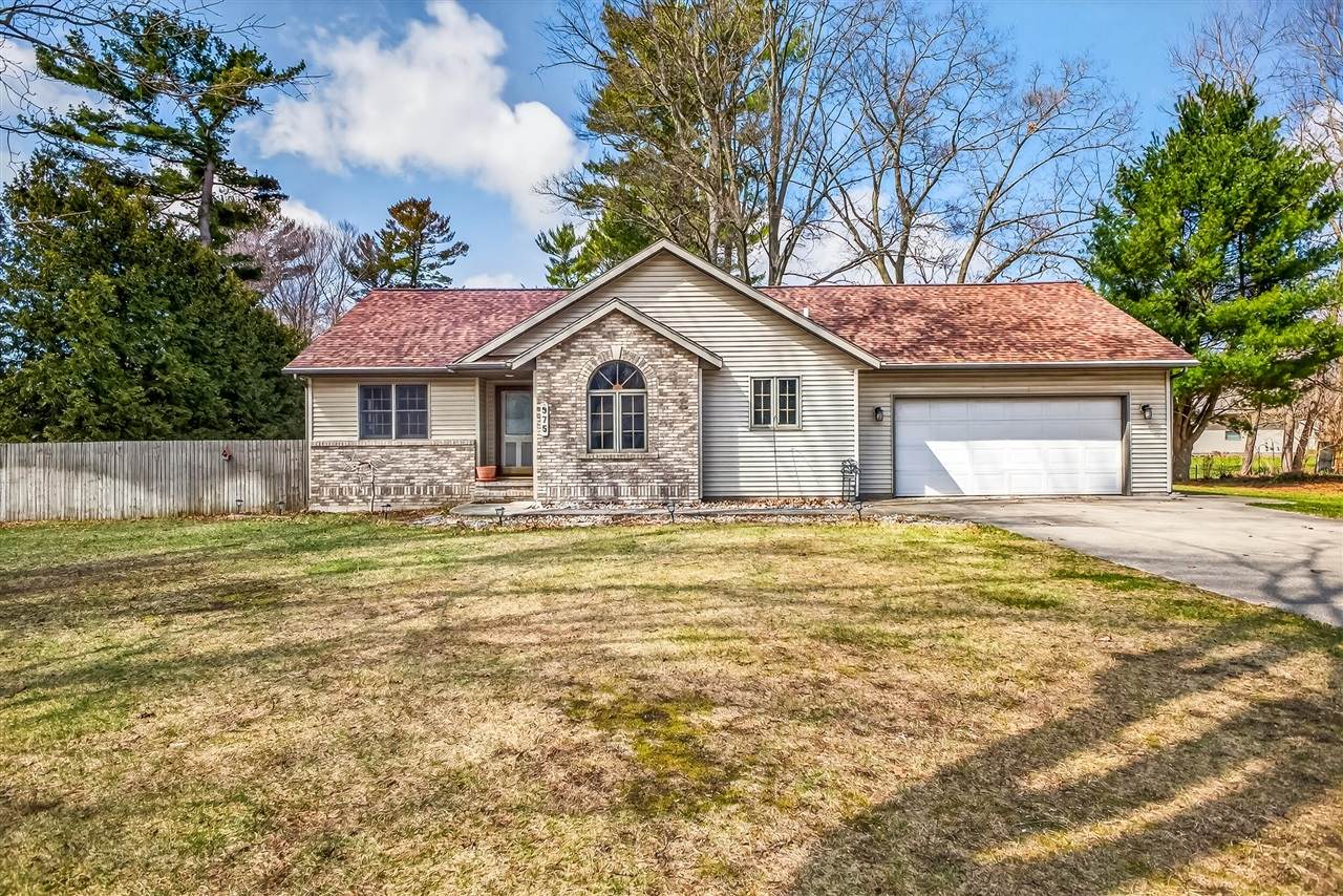 975 Glenwood - Photo 1