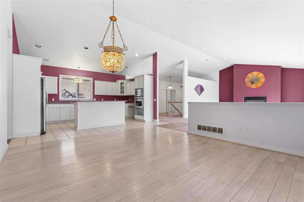 7625 Timberview - Photo 1