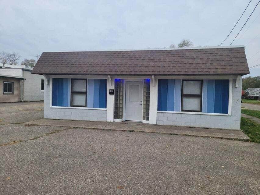 2421 Clyde Park - Photo 1