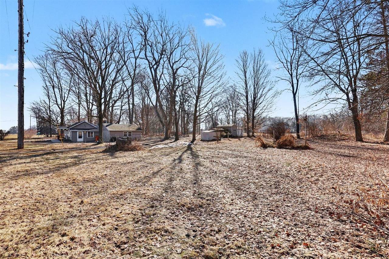 9558 Belding - Photo 1