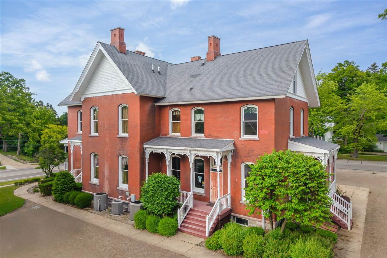 414 Maple - Photo 1