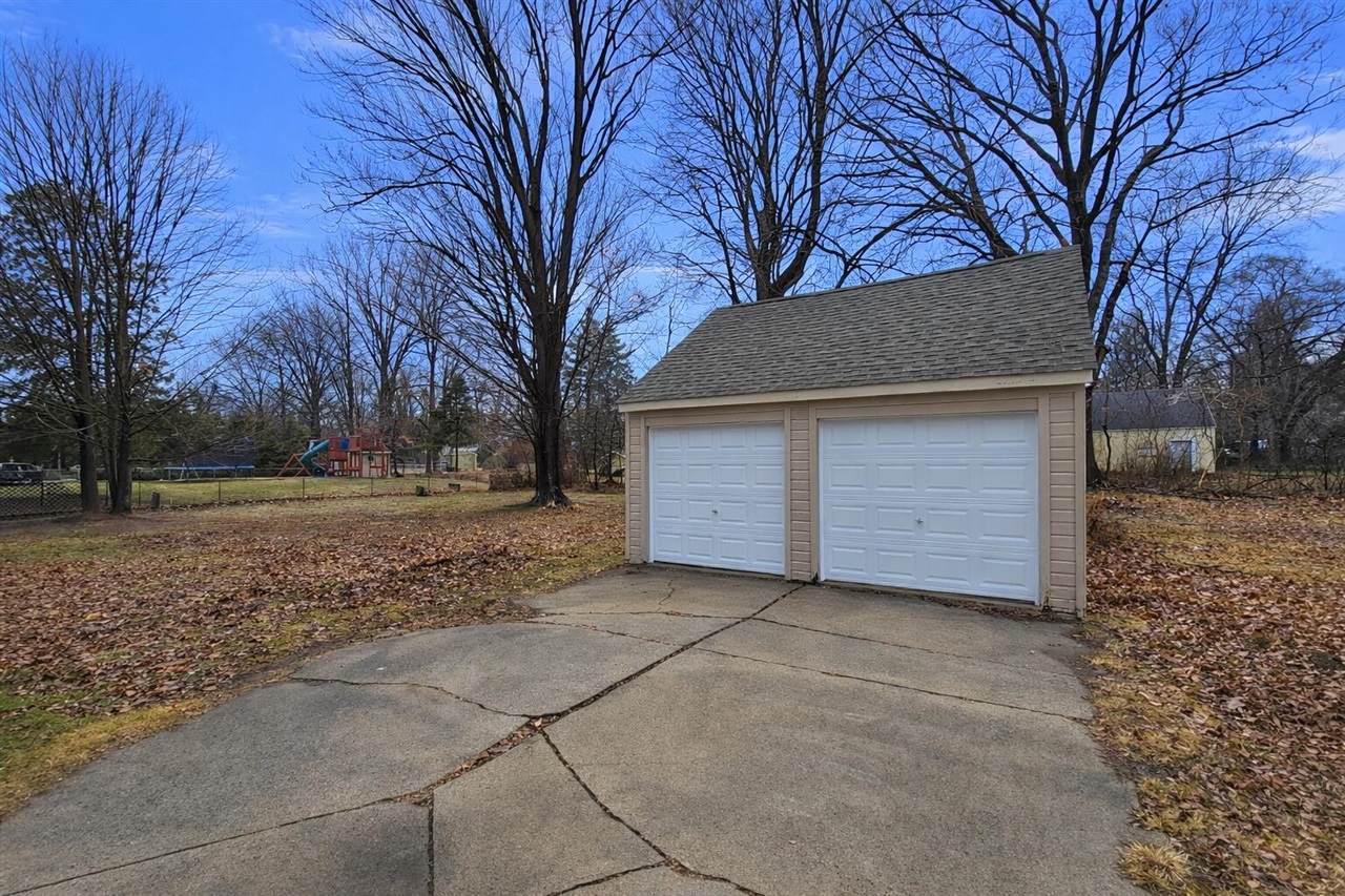21671 Sunnyview - Photo 1