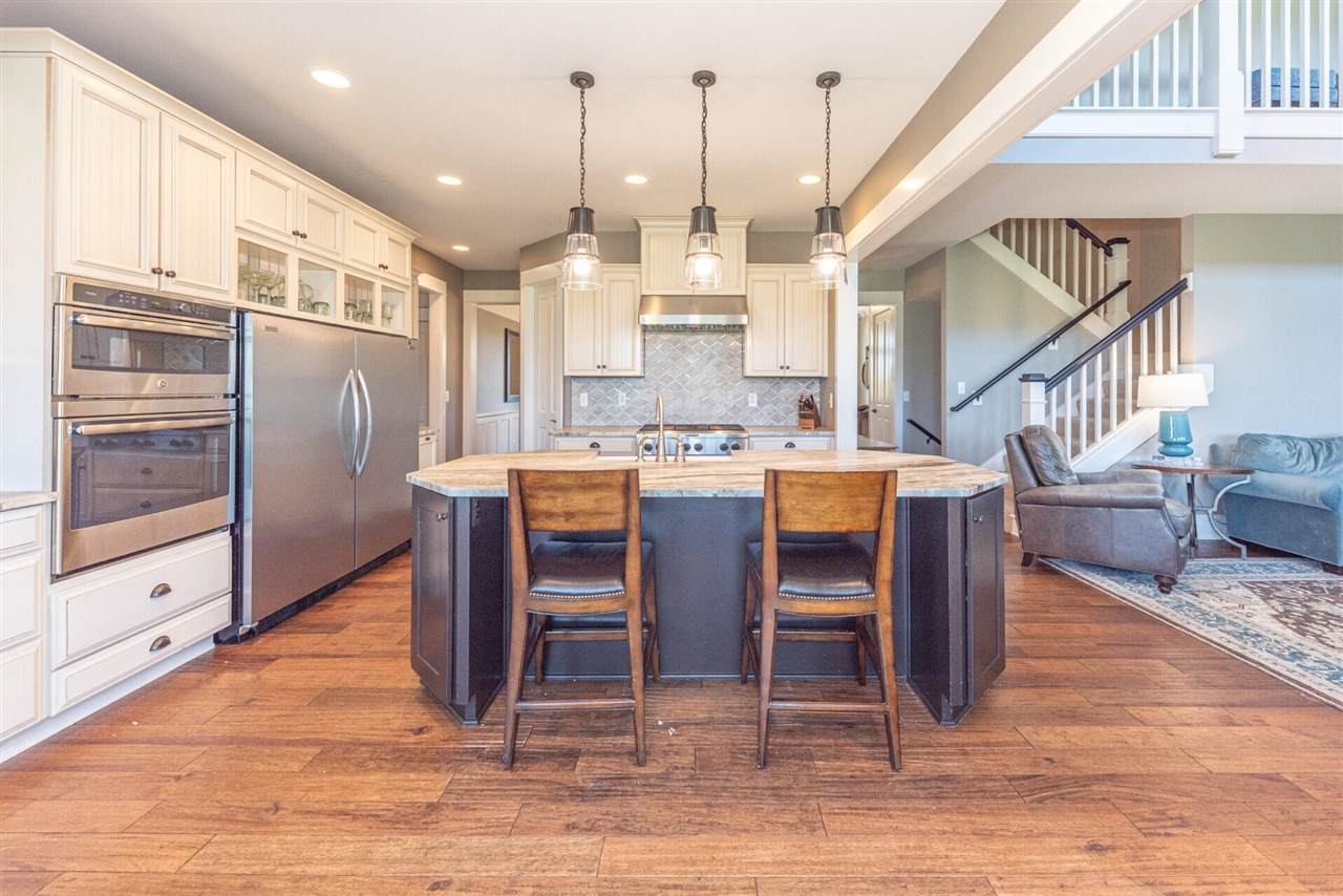 2570 Andrew Thomas - Photo 1