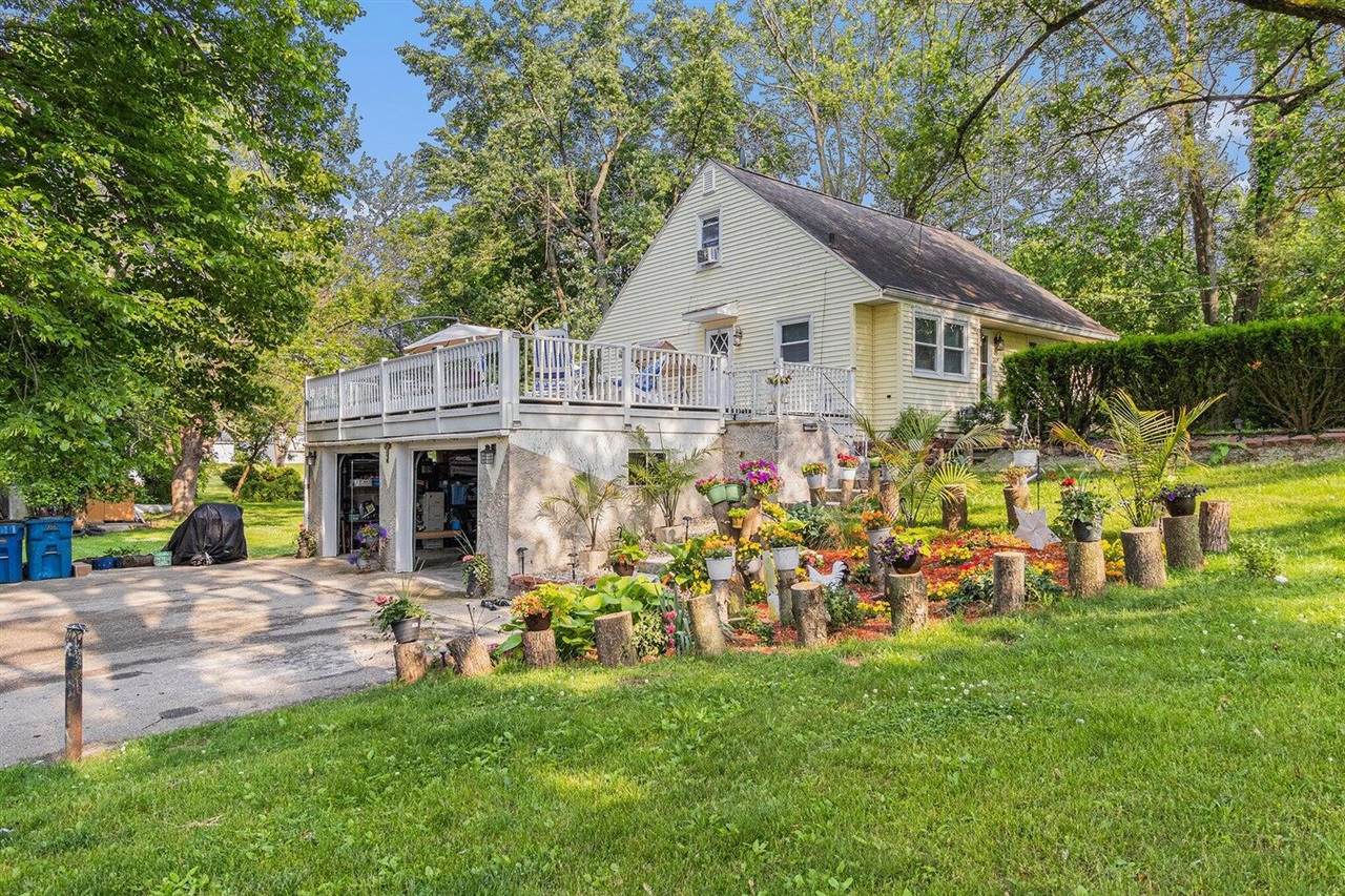 3104 Courtlandt - Photo 1