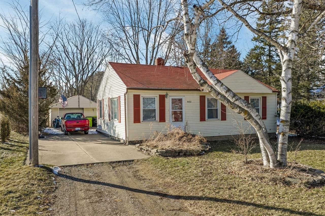 4432 Morrish - Photo 1