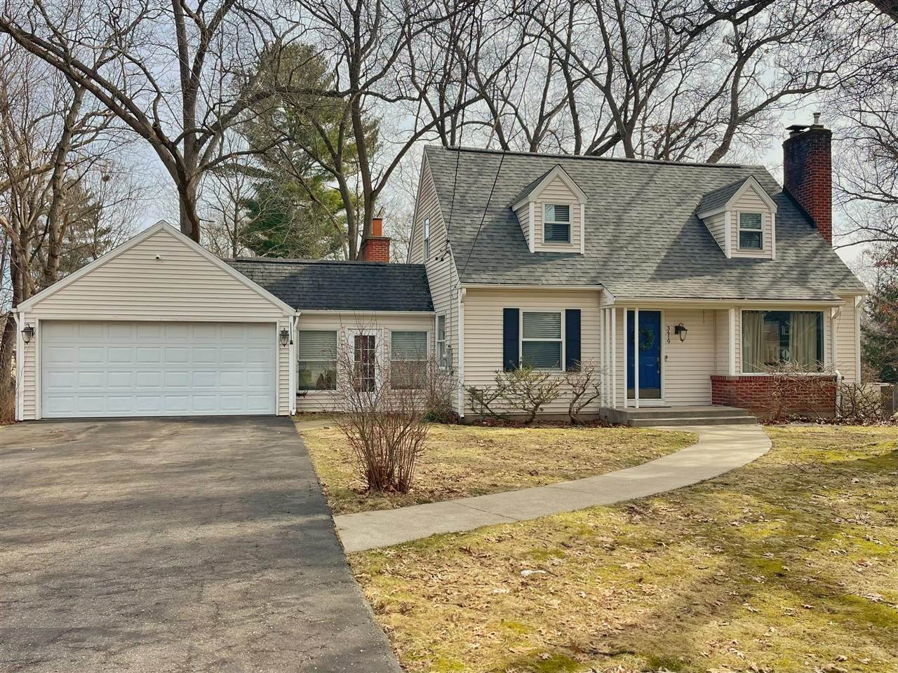 3419 Old Colony - Photo 1