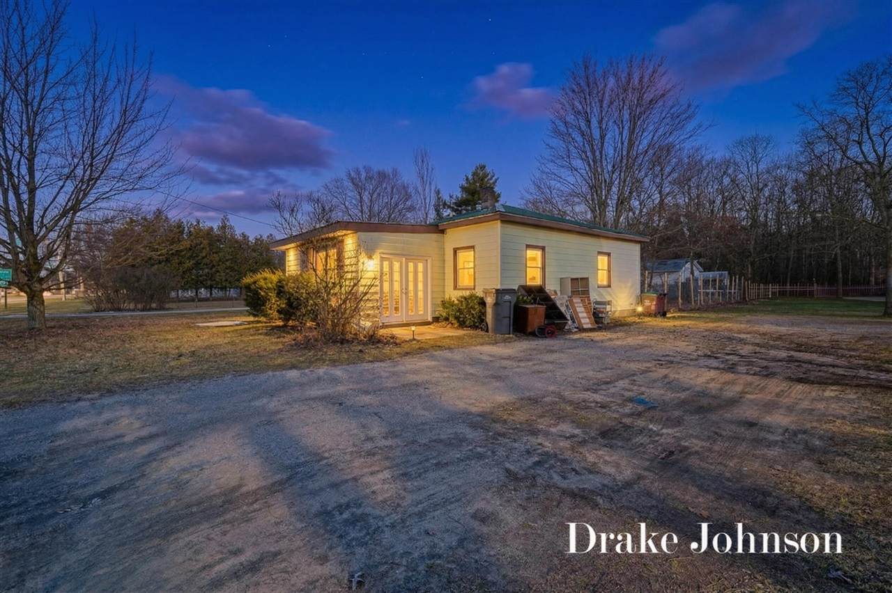 2474 Evanston - Photo 1