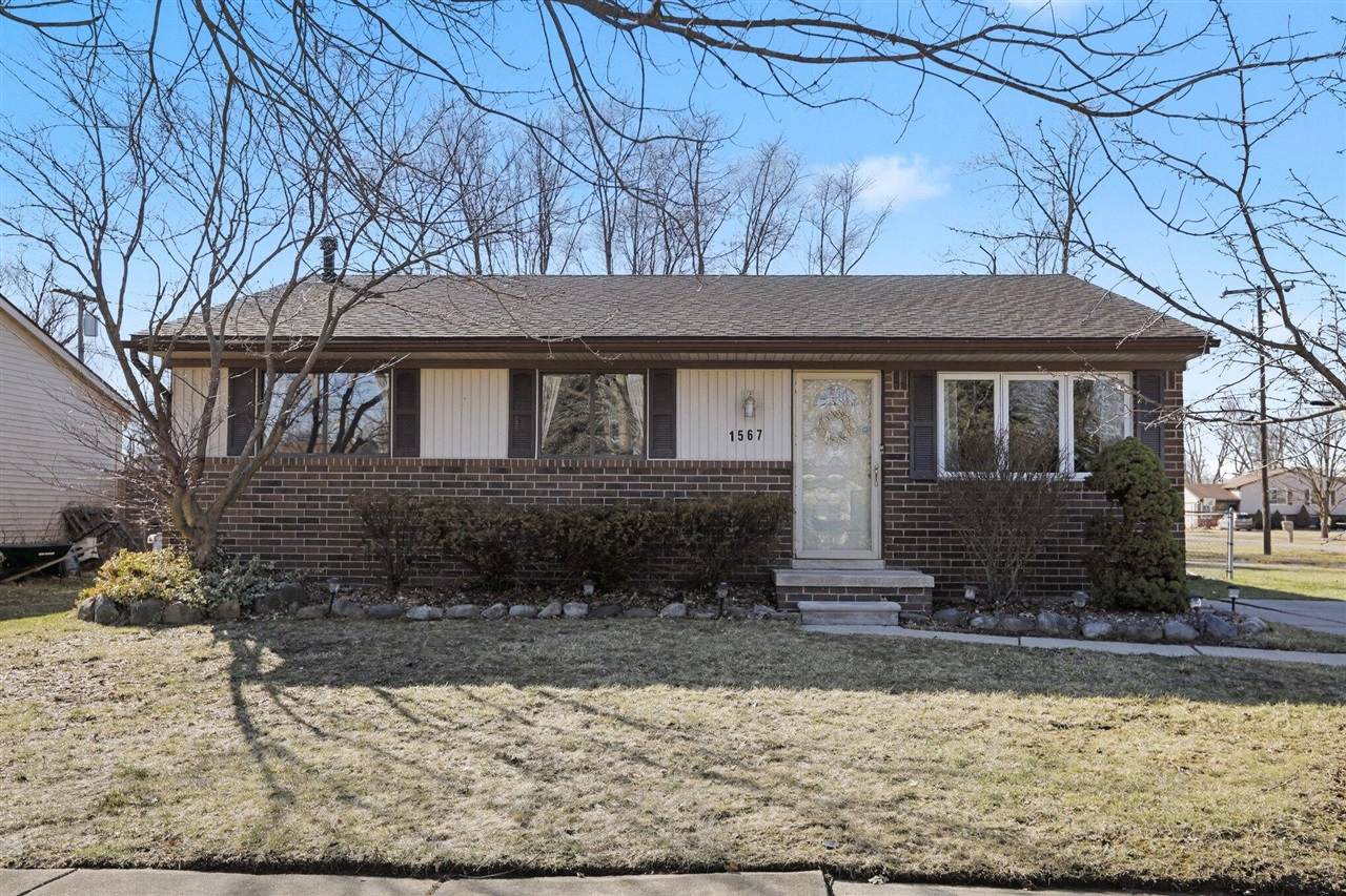 1567 Marlowe - Photo 1