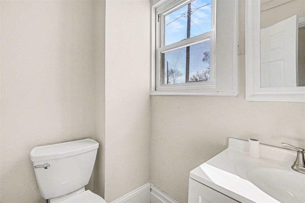 1607 Michigan - Photo 1