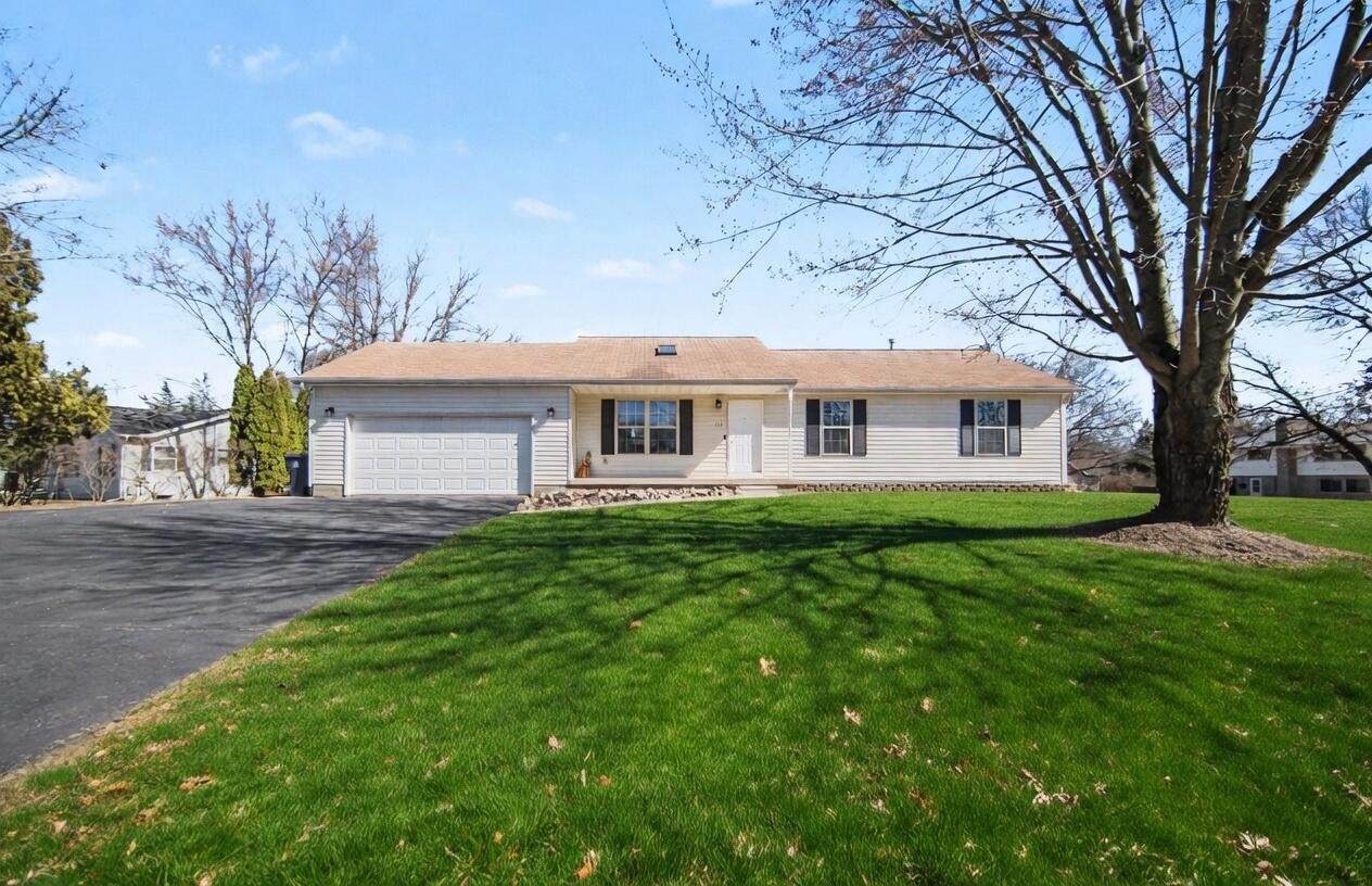 115 Sussex - Photo 1