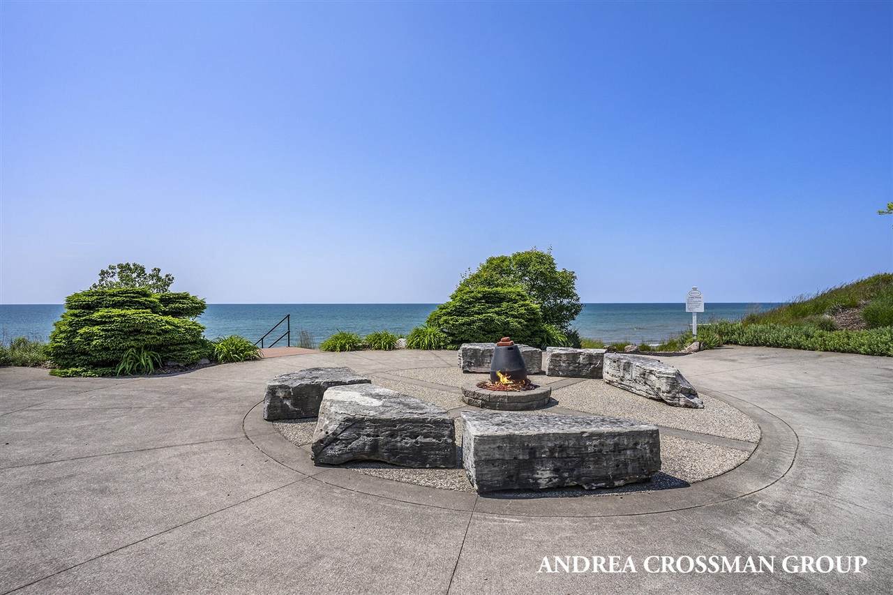 688 Waters Edge - Photo 1