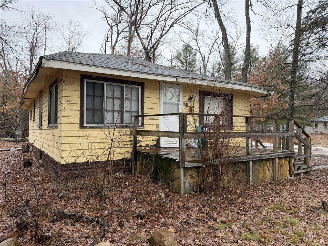 690 Essex - Photo 1