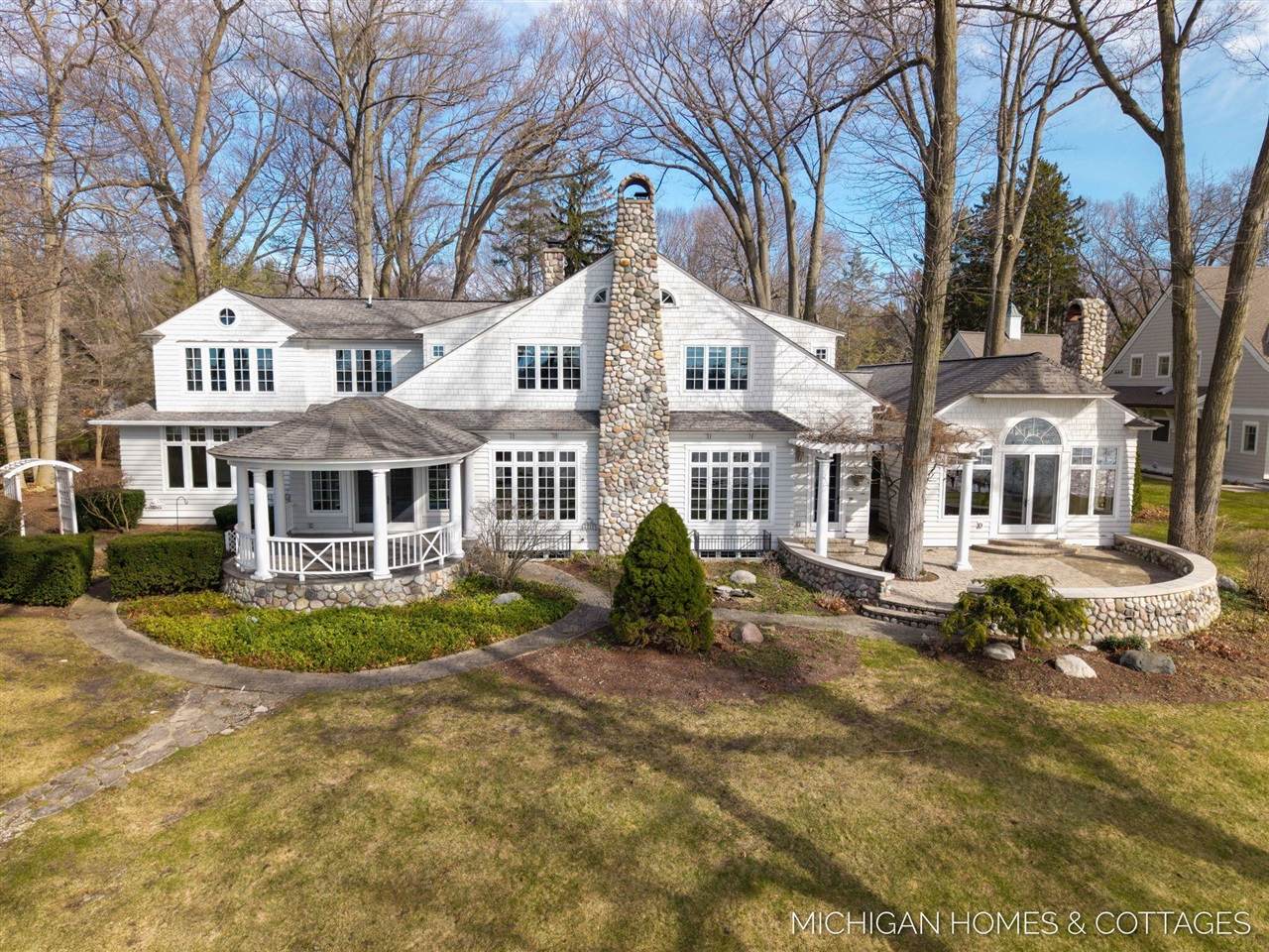 714 Shore - Photo 1