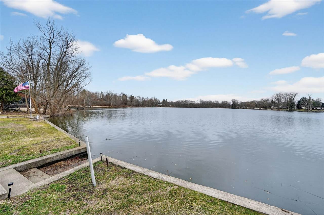 3741 Blackstone - Photo 1